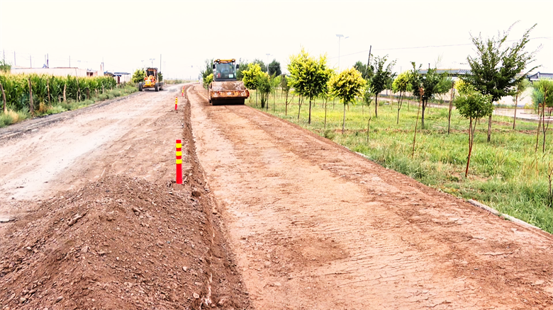 深化“三抓三促”行動 高臺縣建好“四好農村路”，鋪筑鄉村振興幸?！翱燔嚨馈? class=